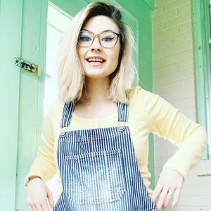 Meet your Posher, Cassie